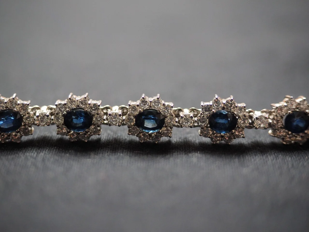 chain, jewellery, gemstone, precious, silver, silver jewelry, sapphire, sapphire jewelery, necklace, earrings, sapphire, sapphire, sapphire, sapphire, sapphire. Handmade silver work business guide: records, care, repair