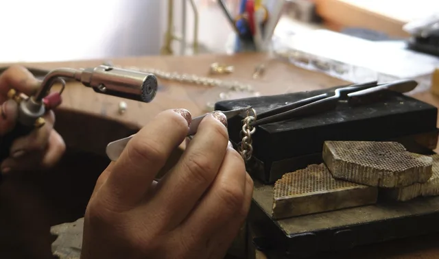 jewellery, soldering, chain, goldsmith, handwork, precision, sensitivity, dexterity, finger, hand, flame, chain links, goldsmith, goldsmith, goldsmith, goldsmith, goldsmith. Hard, medium, easy, and extra-easy silver solder compared
