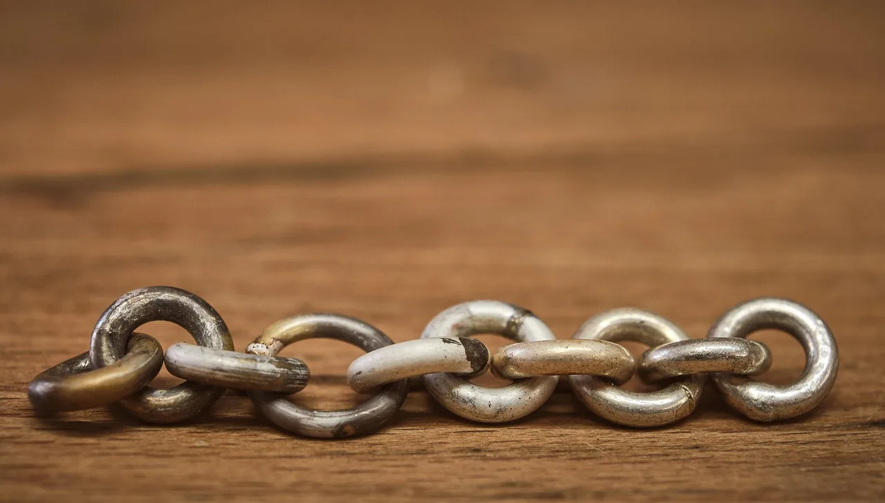 chain, raw, goldsmith, silver, chain links, silver jewelry, jewellery, handwork. How Silver Jewelry Is Made: Hallmarks, Casting and Solid vs Plated