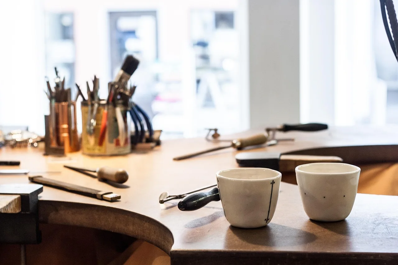goldsmith, workshop, do it yourself, jewellery, atelier, tools, table, handicraft, creativity, art, goldsmith, goldsmith, goldsmith, goldsmith, atelier, atelier, atelier, atelier, atelier, handicraft. Skills for a first silver workshop project