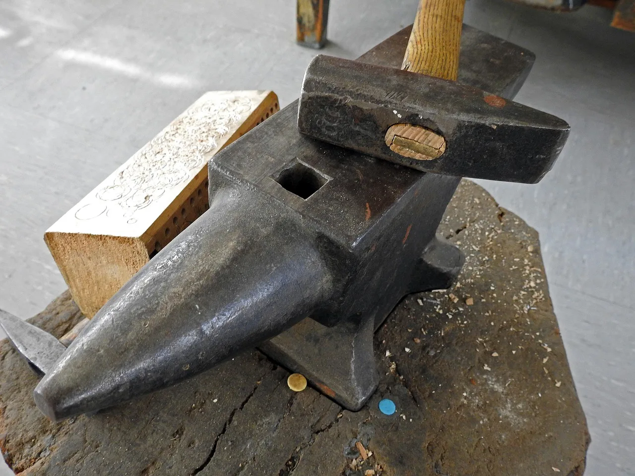 hammer, anvil, tool, metal, craft, forge, work, hammer, anvil, anvil, anvil, anvil, anvil, forge, forge. Silver forming problems: cracks, wrinkles, springback and tool marks