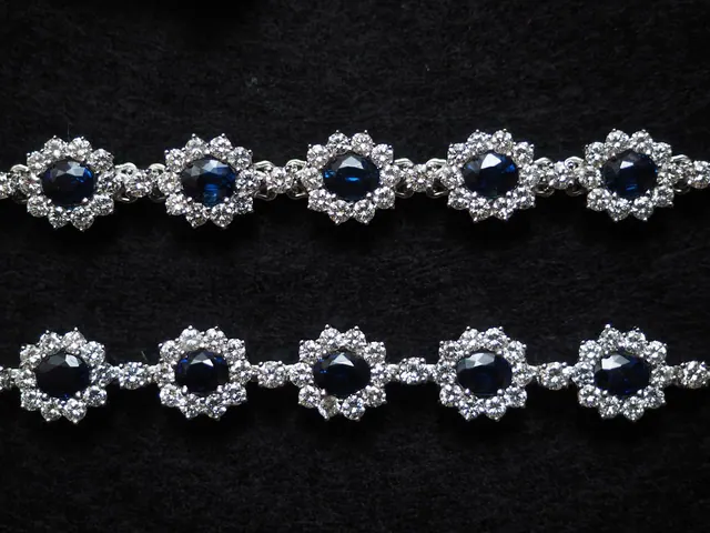 chain, jewellery, gemstone, precious, silver, silver jewelry, sapphire, sapphire jewelery, necklace, earrings, jewellery, jewellery, jewellery, sapphire, sapphire, sapphire, sapphi